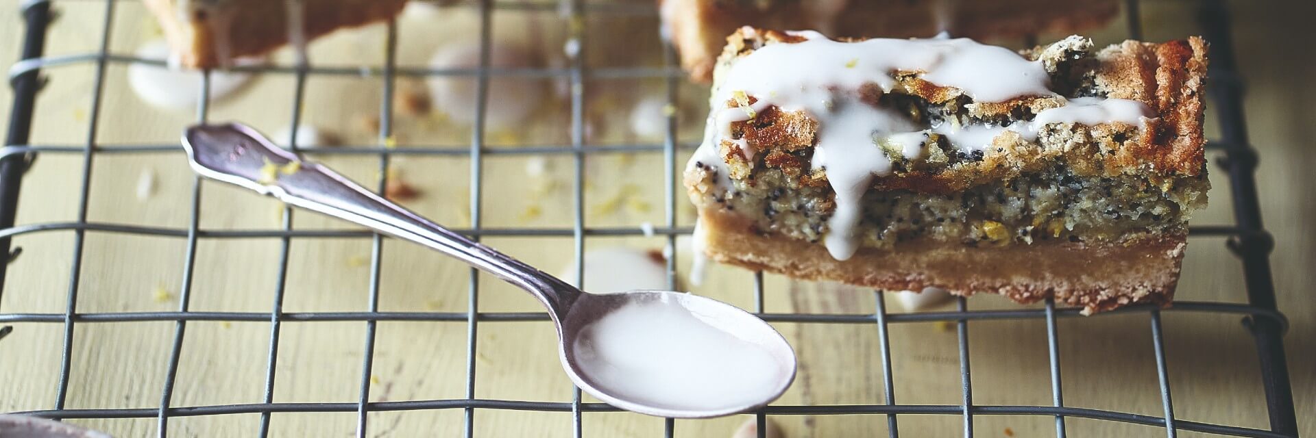 Courgette lemon poppy seed bar banner